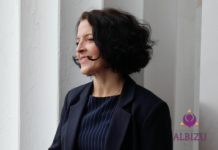 Reconocimiento a la Dra. María Vélez Pastrana como Investigadora del Año